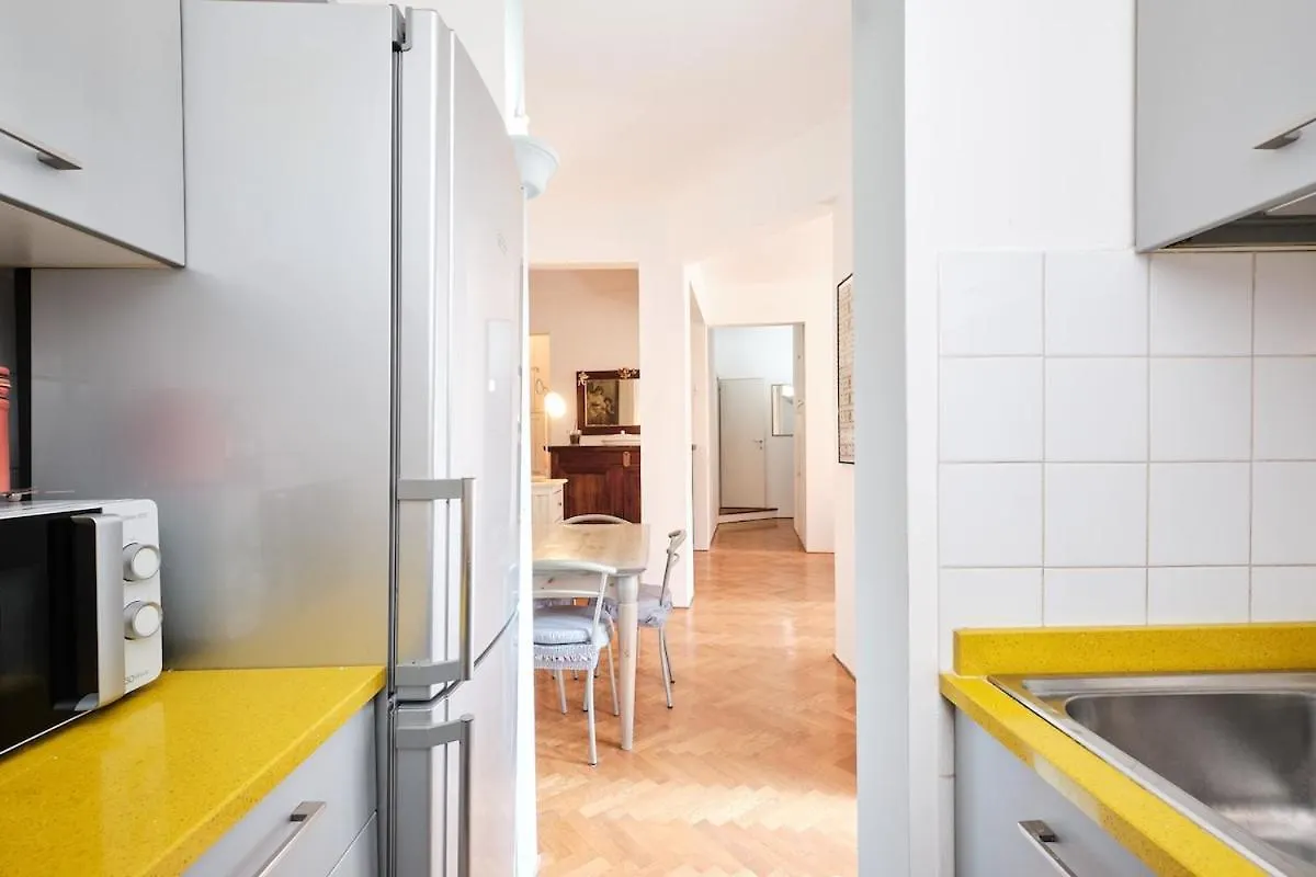 Roma Bohemien Flat - Villa Pamphili Vatican 0*,  Italia